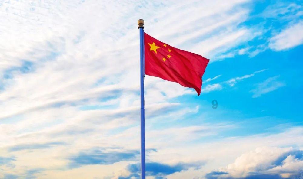 Baby面带网纱再现高级感!穿抹身材黑皮衣身材干瘪没看头,妆容好素