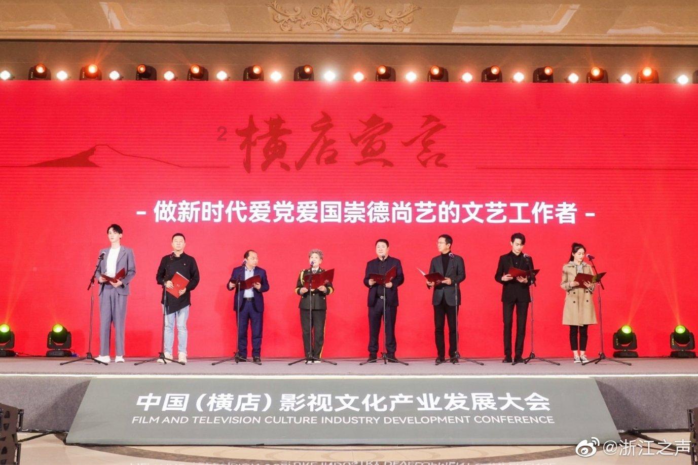 刚认识的同事小姐姐，车间安排体检，我想陪她一起去怎么说？游戏画面