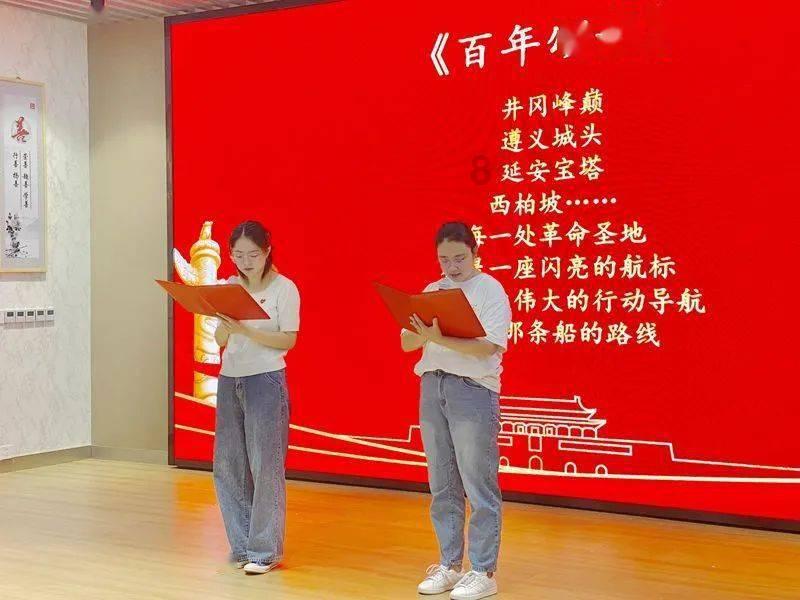 电脑开机正常 但是打开运行时直接跳到蓝屏了 上面都是英文？